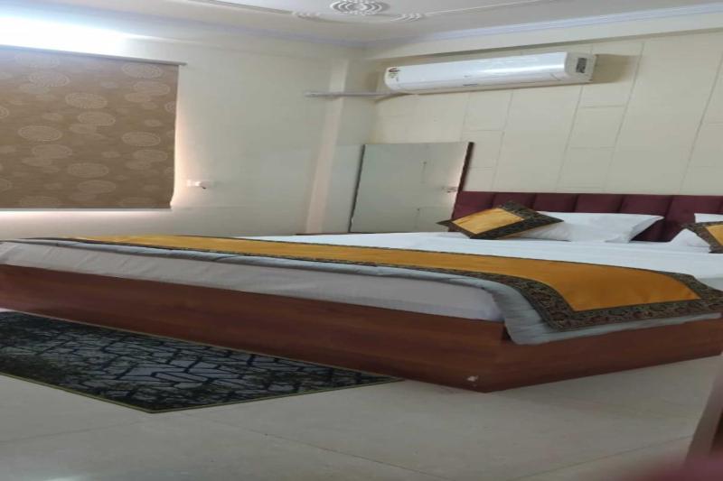 The Mid 2 Hotel *